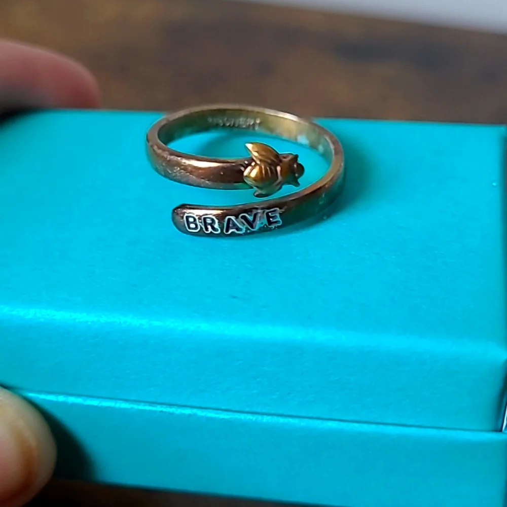 Ring - Picture 2 of 4